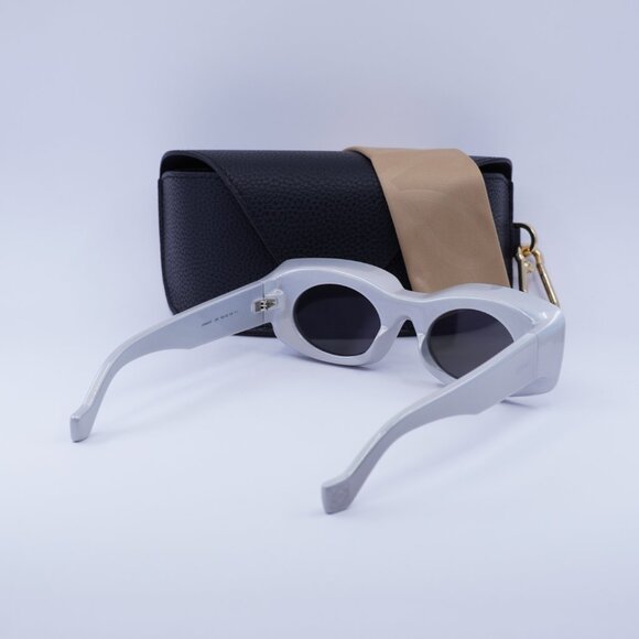 Loewe LW40033I 24C Rectangle Sunglasses – Pearlescent Silver/Silver Mirror - Picture 5 of 12